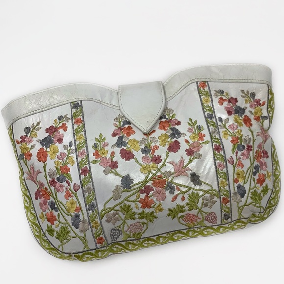 J.Renee Handbags - Vintage J. Renee Floral Embroidered Bag Leather